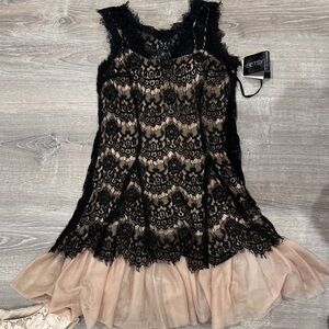 Betsy & Adam Nude/Black Lace-overlay Tulle Cocktail Dress 4 NWT